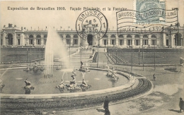 BRUXELLES EXPOSITION 1910 FACADE PRINCIPALE  AVEC CACHET POSTAL ENVOYEE A POUPEHAN SUR SEMOIS HOTEL DANLOY - Mostre Universali