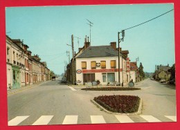 MOULINS - LA MARCHE - Le Rond Point. - Moulins La Marche