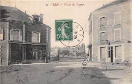 Gien   45   Place Du Berry      (voir Scan) - Gien