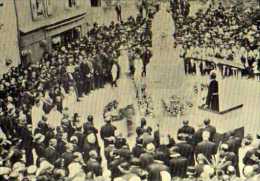 43 SAUGUES1922 Inauguration Du Monument Aux Morts Carte Double Moderne Editee Par Les Amis De La Tour, - Saugues