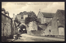 CPA ANCIENNE- FRANCE- MONTRÉAL (89)- LA PORTE D'EN HAUT EN TRES GROS PLAN- VIEILLES MAISONS-  EGLISE - Montreal