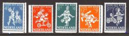 Niederlande / Netherlands 1958 : Mi 723-727 *** - Voor Het Kind - Ongebruikt