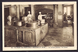 CPA ANCIENNE- FRANCE- REALVILLE (82)- FOYER DES INDIRECTS- INTERIEUR DES CUISINES EN TRES GROS PLAN- ANIMATION - Realville