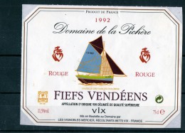 BATEAUX - ( Etiquette Légèrement Collée Sur Feuille D´expo.) - Bateaux à Voile & Voiliers