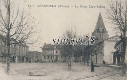 VENISSIEUX - N° 1713 - LA PLACE LEON-SUBLET - Vénissieux