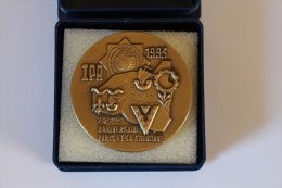 Lot Police: Médaille Commémorative  I.P.A. (international Police Association) (neuve) Poids 60 Gr. Diamètre 50 Mm - Policia