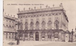 Cp , 54 , NANCY , Place Stanislas , Le Grand-Hôtel - Nancy