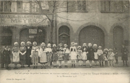 57 METZ UN JOLI GROUPE DE PETITES LORRAINES APRES LA GUERRE EN 1918 - Metz