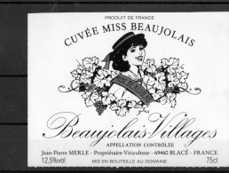 LES FEMMES ET LE VIN - (Etiquette Légèrement Collée Sur Feuille D´expo.) - Belleza Femenina En El Estilo 'Liberty'