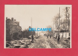 CPA Photo - NESLE - Occupation Allemande - Poilu Allemand Et Habitant ? - WW1 - Mai 1918 - Nesle