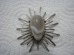 WONDERFUL ISRAEL SILVER GREY AGATE BROOCH CHRYSANTHEMUM - Brooches