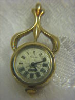 Vintage CHAIKA Gold Plated Art Deco Mechanical Pendant Watch USSR - Montres Anciennes