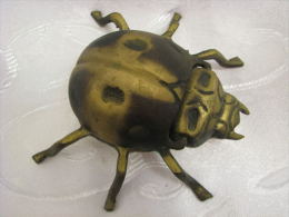 Vintage Brass Lady Bug Ashtray Hinged Smoking Box - Metallo