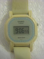 Early Casio 401 L-2 Ladies Quartz Watch Japan RARE - Autres & Non Classés