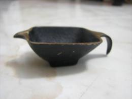 1950 ISRAEL ANCIENT STYLE BLACK BRASS DISH / ASHTRAY - Bronces