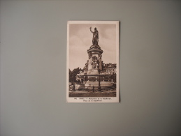 PARIS MONUMENT DE LA REPUBLIQUE PLACE - Paris (03)