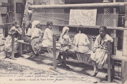 ALG8  --   ALGERIE  --  ECOLE DE TAPIS ARABES   --  1914 - Enfants