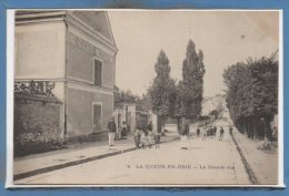 94 - La QUEUE En BRIE -- La Grande Rue - La Queue En Brie