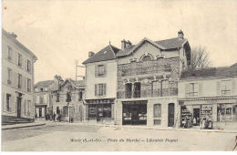 MAULE - Place Du Marché - Librairie Fageot - Maule