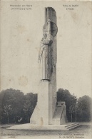 CPA   Ville De LAON (Aisne)  Monuments Aux Morts  (Guerre (1914-1918) - Monumentos A Los Caídos