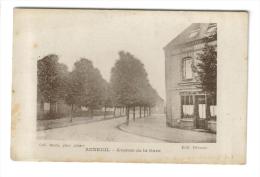 CPSM  AUNEUIL (Oise) - Avenue De La Gare - Auneuil
