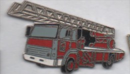 Beau Pin´s En EGF , Camion échelle Pompiers - Pompieri
