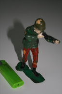 Marx (GB) Vintage 6 INCH Scale WW2 U.S. MARINE SOLDIER Standing, Painted, Scale 6 Inch - Small Figures