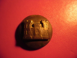 Insigne Ancien Bombé De Tours (37) 19 ème Siècle Ou Fin Du 18 ème S - Buttons