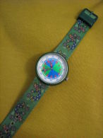 FUNNY FOOTBALL THEME FLIK FLAK GREEN CHILDREN WATER RESISTANT WATCH SWISS - Other & Unclassified