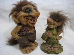VINTAGE TROUBS TROLL + GIRL TROLL WITH BASKET - Other & Unclassified