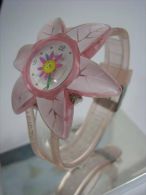 VINTAGE FLOWER QUARTZ WATCH WITH FLOWER SECOND HAND - Horloge: Antiek