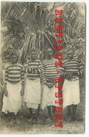 ACHAT IMMEDIAT < ILES SALOMON - 4 Jeunes Garcons Premiers Communiants - Little Boy's - Dos Scanné - Solomon Islands