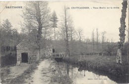 Cpa - Chatelaudren - Vieux Moulin Sur La Riviere ( En L'état ) - Châtelaudren