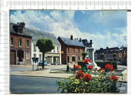 BUCHY -  La Place Persac Et Sa Statue - Buchy