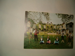 Groupe Folklorique (loucadetouns) Danseurs Et échassiers Landais - Soustons