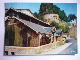 Chef Boutonne ( 79 ) Vieux Lavoir Et Vestiges Des Tours De L'ancien Chateau Feodal - Chef Boutonne