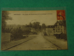 ESSONNE-BIEVRES-LA ROUTE DE CHEVREUSE ET LE PASSAGE A NIVEAU - Bievres