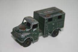 Matchbox Lesney 68A AUSTIN MKII RADIO TRUCK - Regular Wheels, Issued 1959, Scale 1/64 - Matchbox