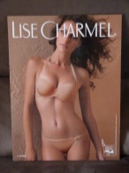 Publicité Cartonnée "LISE CHARMEL" Lingerie. Modèle 3. - Paperboard Signs