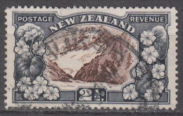 New Zealand    Scott No.  207   Used   Year  1936    Wmk. 253 - Oblitérés