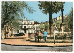 Delcampe - 83 - VIDAUBAN - Place Georges Clémenceau - La Mairie (auto) - Vidauban