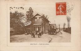 CAFE - RESTAURANT - TRANSPORT : HOUDAN : Café De La Gare, Belle Animation - Fiacre Avec Cocher - Houdan