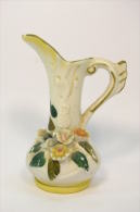 Ancien Petit Vase En Forme De Carafe, Procelaine Biscuit - Andere & Zonder Classificatie