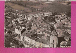 AUVILLAR  -  * VUE AERIENNE DE LA TOUR DE L' HORLOGE ET LE PONT SUSPENDU *   -   Editeur : LAPIE  De ST. Maur    - N° 4 - Auvillar