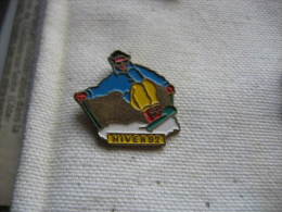 Pin´s  Skieur Hiver 92 - Petanque