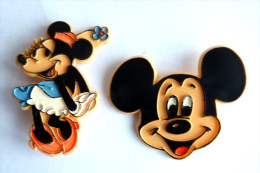 RARE 2 BROCHES WALT DISNEY - MICKEY TETE ET MINNIE EN PIEDS - Disney