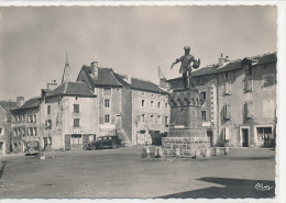 48 // CHATEAUNEUF DE RANDON   La Place Et La Statue De DUGUESCLIN   Cpsm - Chateauneuf De Randon