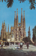 BARCELONA: HOLY FAMILIA,MONUMENT RELIGIOS,POSTCARD COLLECTION,USED,SPANIA - Monuments