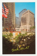 {35061} USA , New York City , Rockefeller Center ; Drapeaux - Autres Monuments, édifices