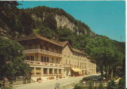 Les Baraques En Vercors, Hôtel, Entrée Des Grands Goulets, Voitures -  Non écrite - Les Grands Goulets